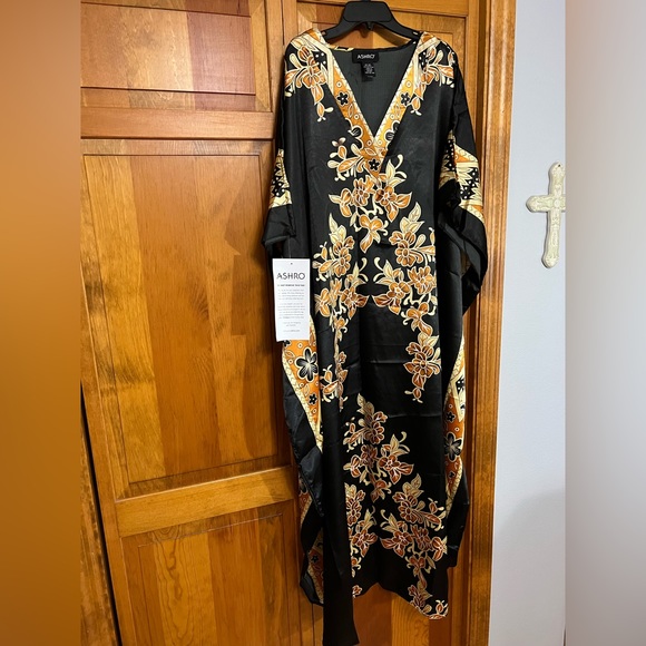 ASHRO Black/Gold Floral Long Caftan. NWT/original packaging. One size fits most! - Picture 9 of 9